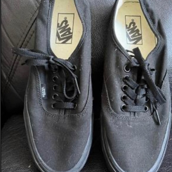 Size 8 men’s vans shoes - Picture 1 of 6